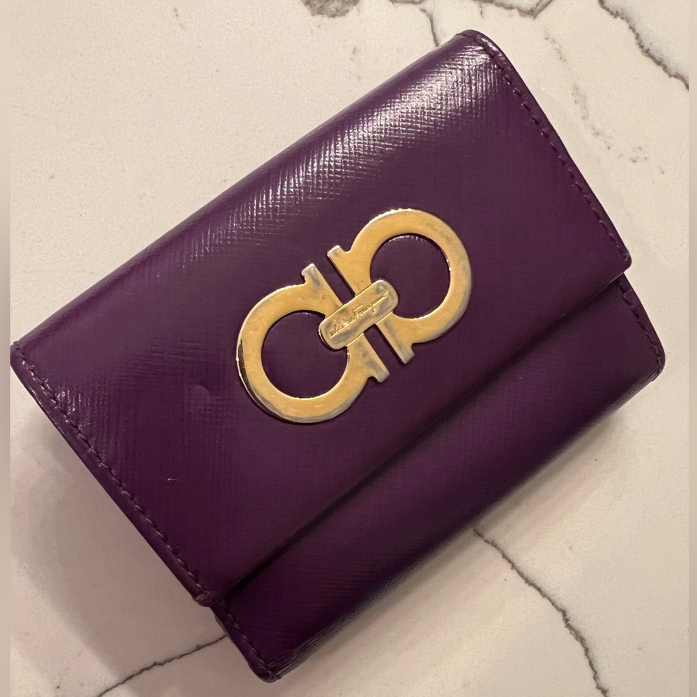 SalvatoreFerragamo purple wallet